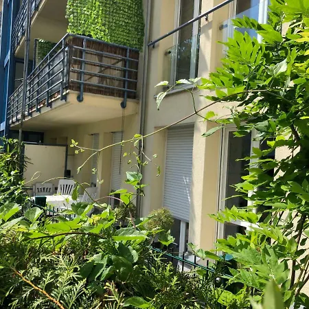 Sonnige Wohnung im Zentrum mit Terrasse u Tiefgarage - Netflix - Prime - Disney Leipzig Exterior foto