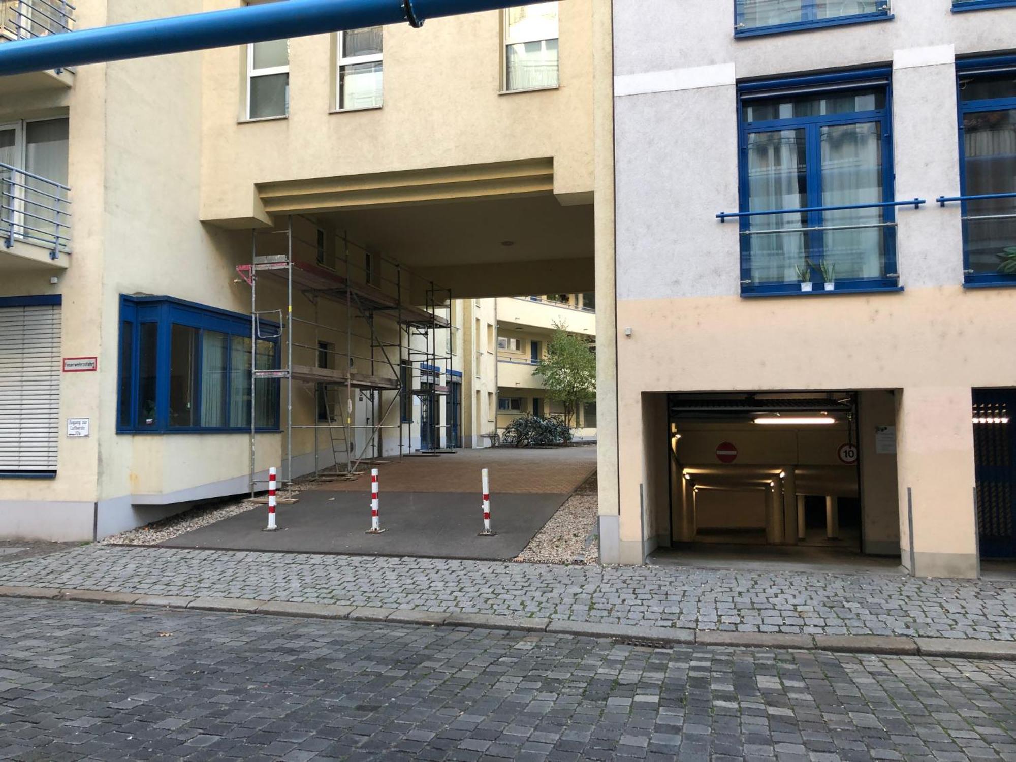 Sonnige Im Zentrum Mit Terrasse U Tiefgarage - Netflix & Prime Apartment